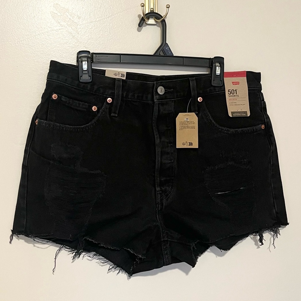 NWT Levi’s Women’s 501 Original Shorts Black Destructed - Picture 2 of 7